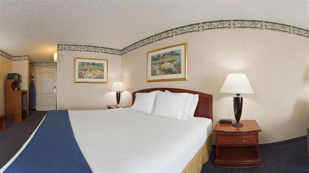 Holiday Inn Express Hotel & Suites Reading By Ihg Экстерьер фото