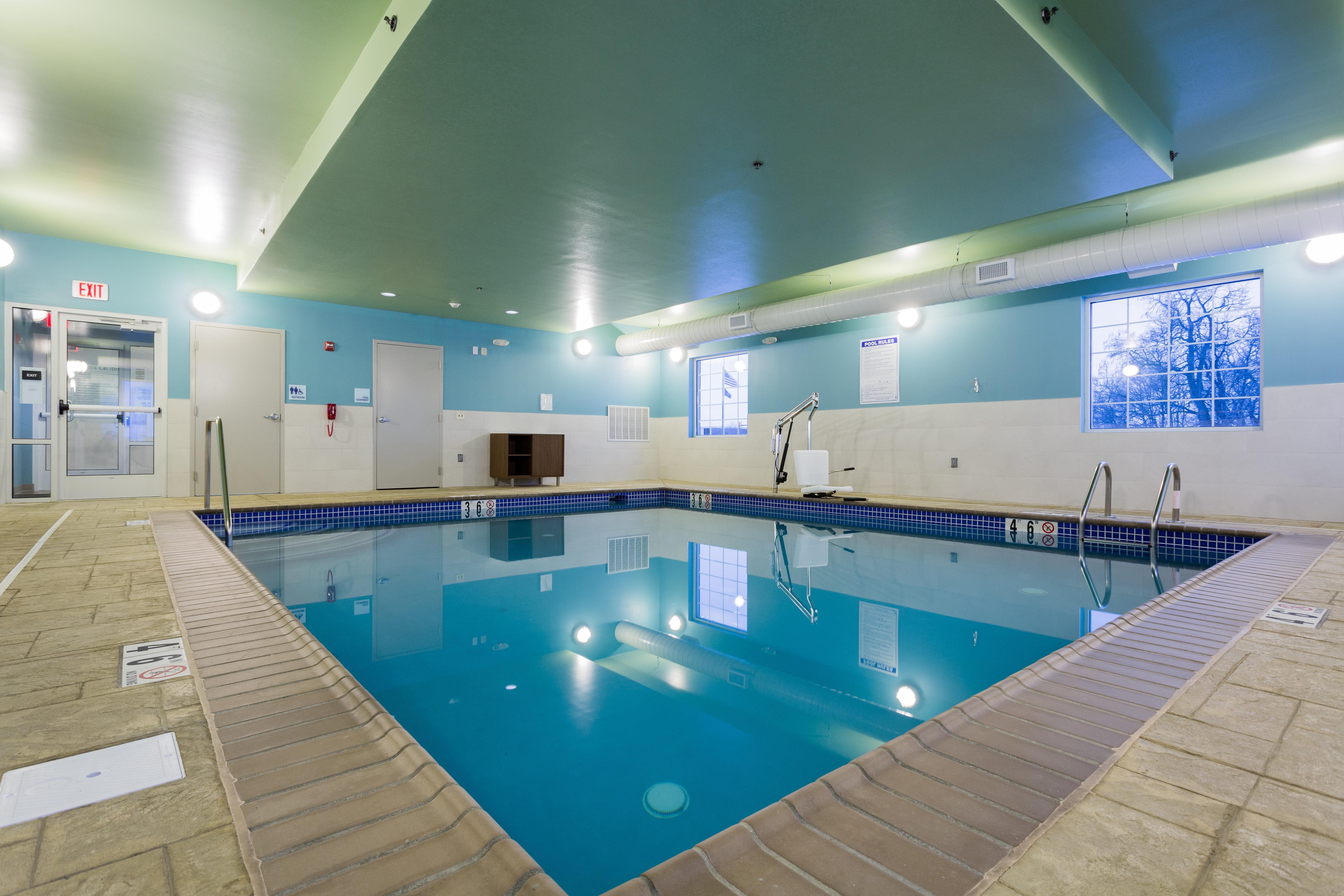 Holiday Inn Express Hotel & Suites Reading By Ihg Экстерьер фото