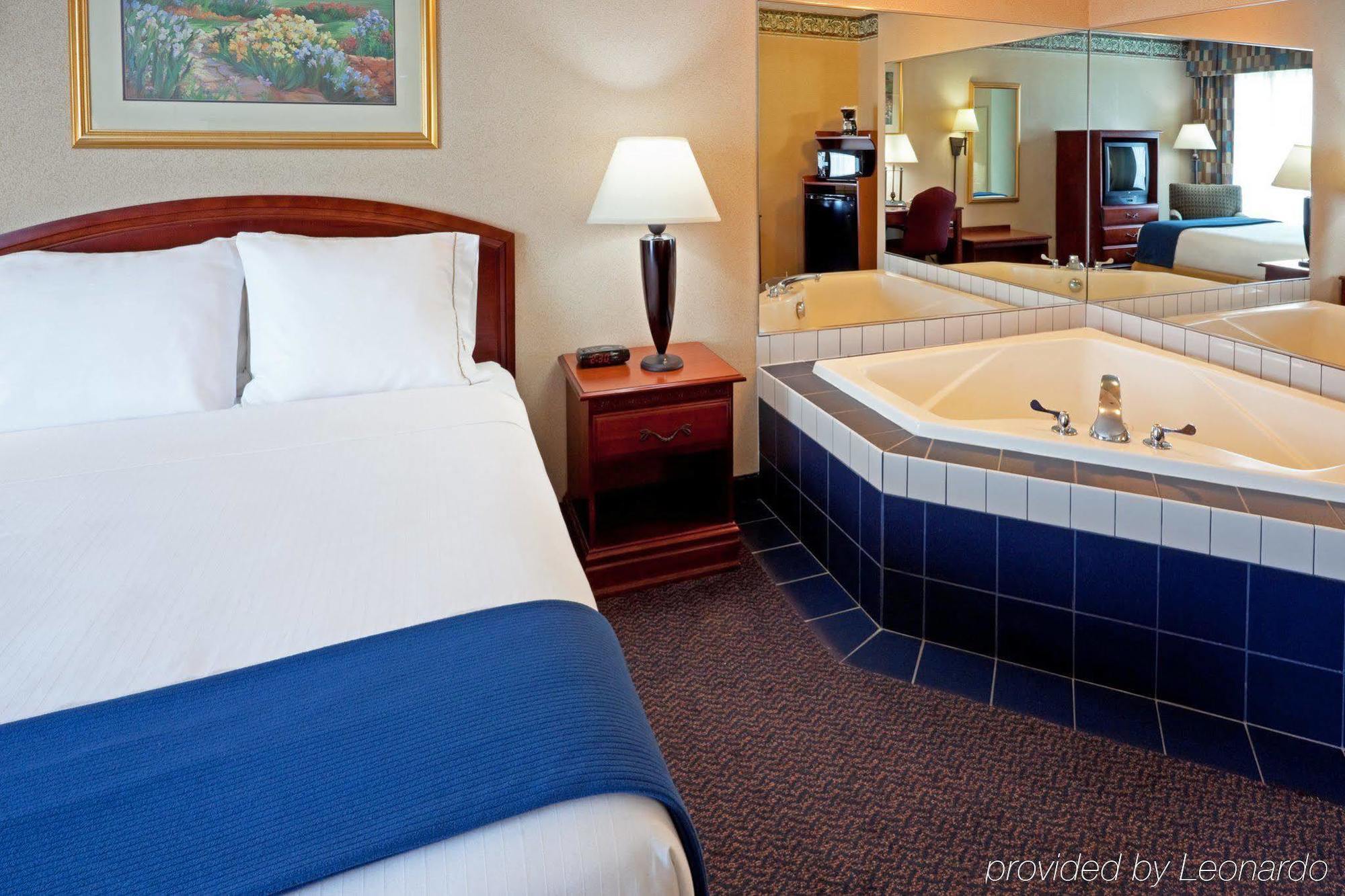 Holiday Inn Express Hotel & Suites Reading By Ihg Экстерьер фото